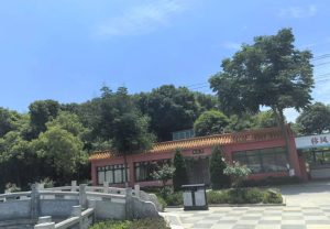 大朗福满园墓区规划合理讲究，中西联璧式墓区风格多样